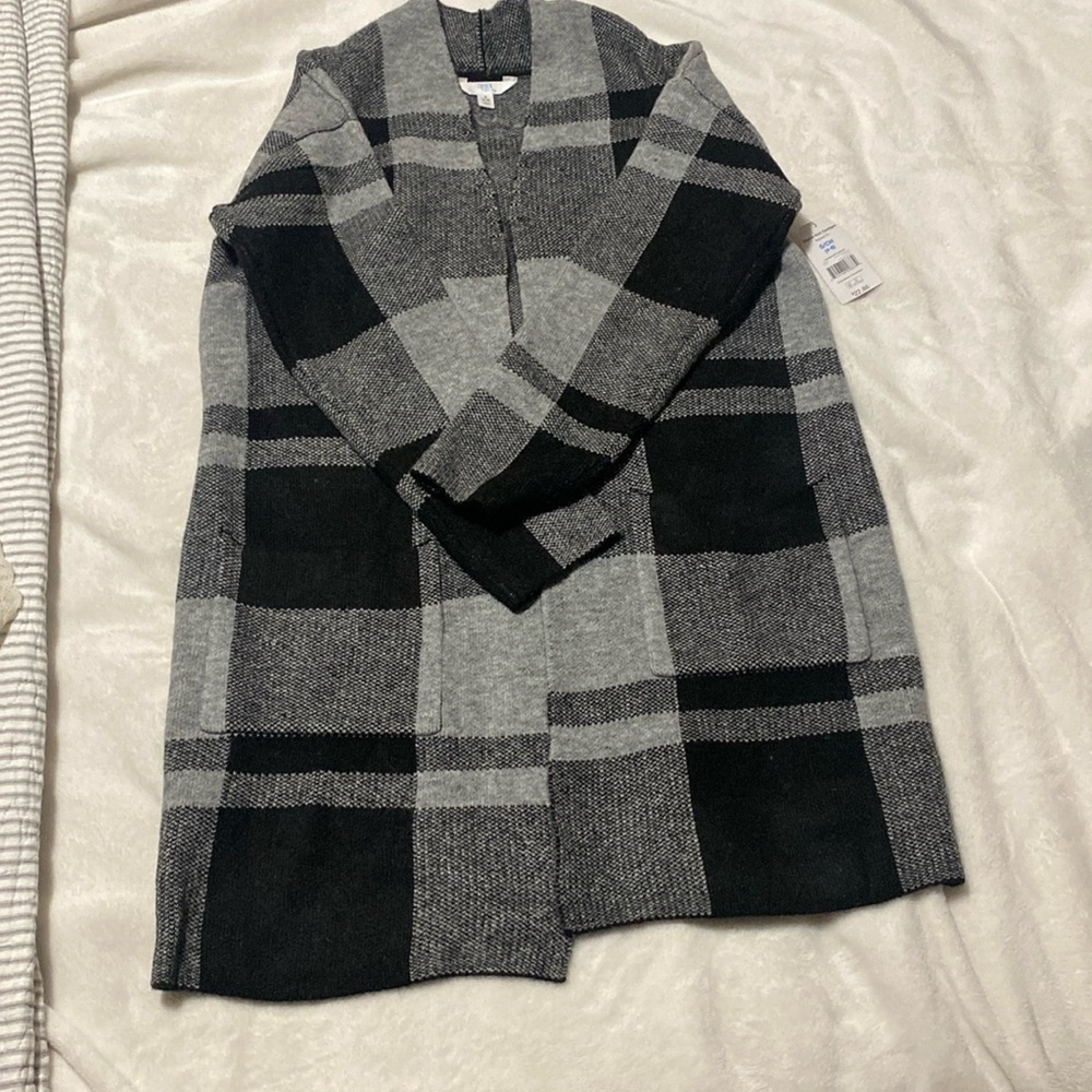 NWT Time & Tru size Small Black and Gray plaid cardigan